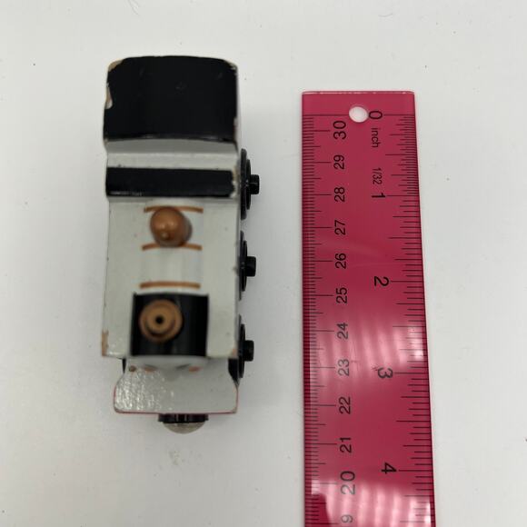 Thomas & Friends Wooden Railway Fearless Freddie Magnet Train Tank Gullane 2003 - Picture 7 of 8